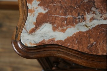 フランスアンティーク　美品!!　天板大理石　ローズウッド材　彫刻と寄木細工(パーケットリー)が織りなす気品漂うサイドキャビネット　(R-083234)