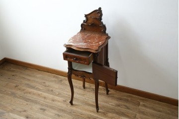 フランスアンティーク　美品!!　天板大理石　ローズウッド材　彫刻と寄木細工(パーケットリー)が織りなす気品漂うサイドキャビネット　(R-083234)