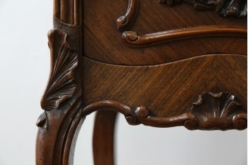 フランスアンティーク　美品!!　天板大理石　ローズウッド材　彫刻と寄木細工(パーケットリー)が織りなす気品漂うサイドキャビネット　(R-083234)