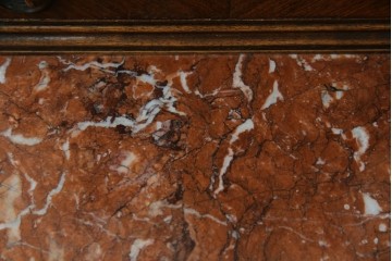 フランスアンティーク　美品!!　天板大理石　ローズウッド材　彫刻と寄木細工(パーケットリー)が織りなす気品漂うサイドキャビネット　(R-083234)