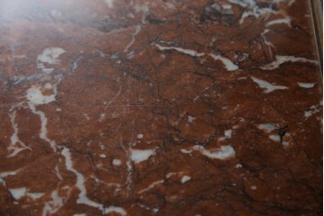 フランスアンティーク　美品!!　天板大理石　ローズウッド材　彫刻と寄木細工(パーケットリー)が織りなす気品漂うサイドキャビネット　(R-083234)