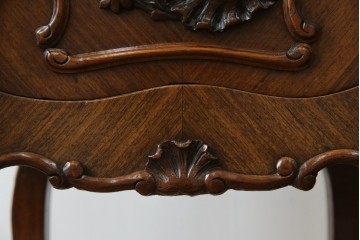 フランスアンティーク　美品!!　天板大理石　ローズウッド材　彫刻と寄木細工(パーケットリー)が織りなす気品漂うサイドキャビネット　(R-083234)