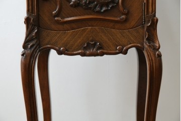 フランスアンティーク　美品!!　天板大理石　ローズウッド材　彫刻と寄木細工(パーケットリー)が織りなす気品漂うサイドキャビネット　(R-083234)