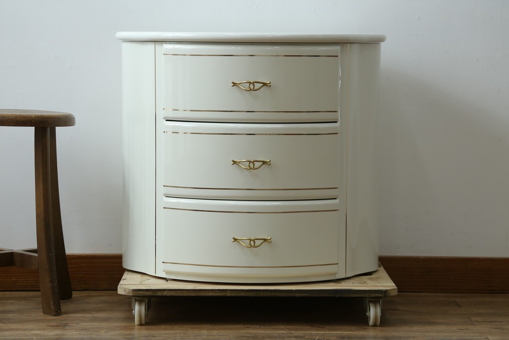 中古　EURO CASA(ユーロカーサ)取り扱い　スペイン　Vidal Grau(ヴィダル・グラウ)　ヨーロピアンな雰囲気が素敵なサイドチェスト　(R-083236)