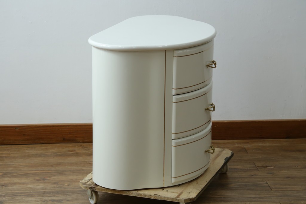 中古　EURO CASA(ユーロカーサ)取り扱い　スペイン　Vidal Grau(ヴィダル・グラウ)　ヨーロピアンな雰囲気が素敵なサイドチェスト　(R-083236)