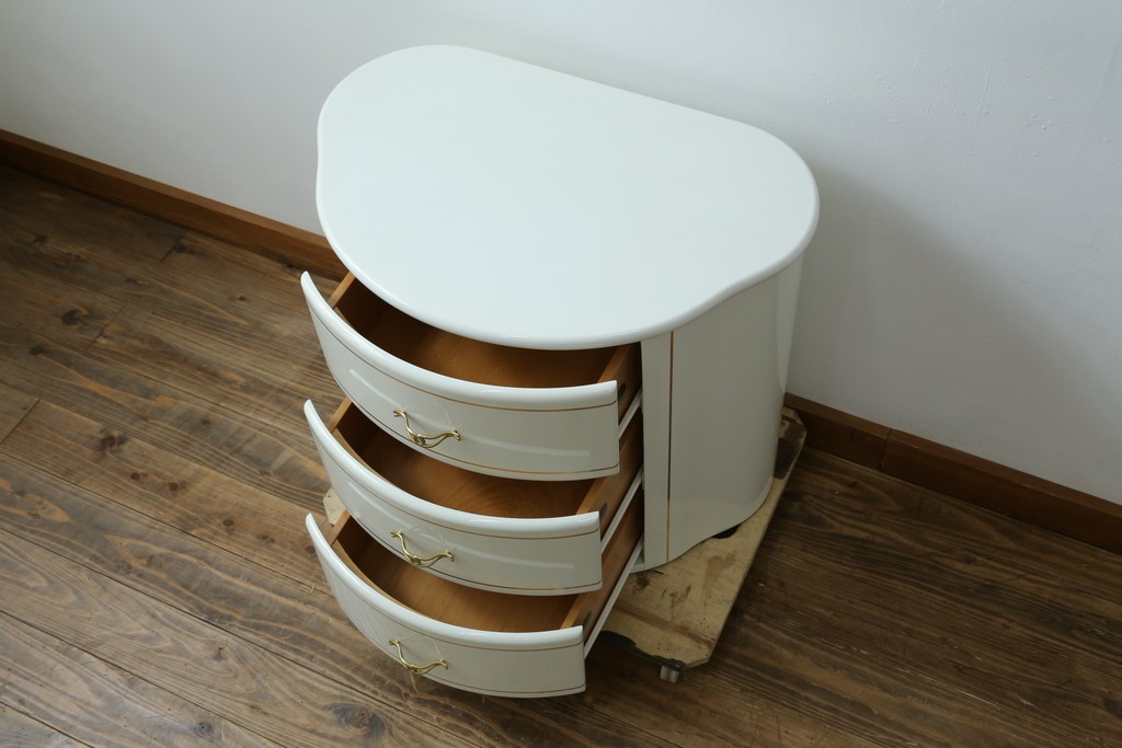 中古　EURO CASA(ユーロカーサ)取り扱い　スペイン　Vidal Grau(ヴィダル・グラウ)　ヨーロピアンな雰囲気が素敵なサイドチェスト　(R-083236)