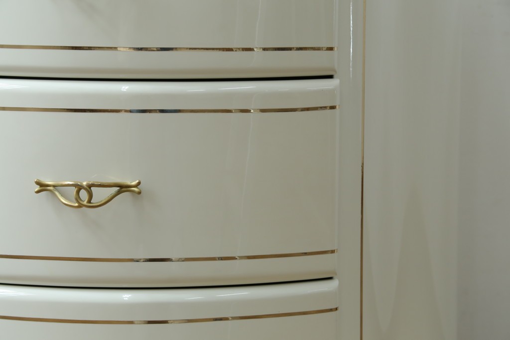 中古　EURO CASA(ユーロカーサ)取り扱い　スペイン　Vidal Grau(ヴィダル・グラウ)　ヨーロピアンな雰囲気が素敵なサイドチェスト　(R-083236)