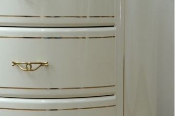 中古　EURO CASA(ユーロカーサ)取り扱い　スペイン　Vidal Grau(ヴィダル・グラウ)　ヨーロピアンな雰囲気が素敵なサイドチェスト　(R-083236)