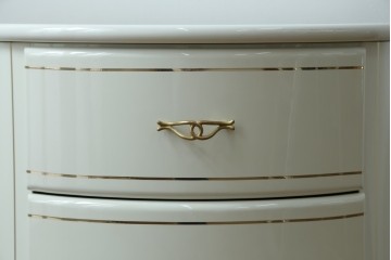 中古　EURO CASA(ユーロカーサ)取り扱い　スペイン　Vidal Grau(ヴィダル・グラウ)　ヨーロピアンな雰囲気が素敵なサイドチェスト　(R-083236)