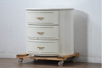 中古　EURO CASA(ユーロカーサ)取り扱い　スペイン　Vidal Grau(ヴィダル・グラウ)　ヨーロピアンな雰囲気が素敵なサイドチェスト(ナイトテーブル、引き出し、店舗什器)(R-083236)