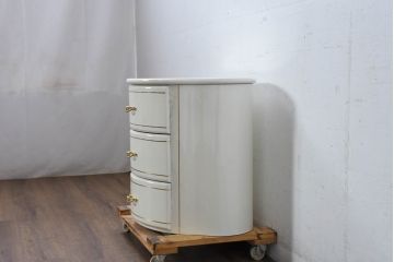 中古　EURO CASA(ユーロカーサ)取り扱い　スペイン　Vidal Grau(ヴィダル・グラウ)　ヨーロピアンな雰囲気が素敵なサイドチェスト(ナイトテーブル、引き出し、店舗什器)(R-083236)