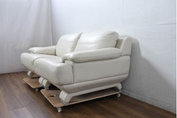 中古　美品　大塚家具取り扱い　L/S 01(エルエス01)コンフォート　ゆったりくつろげる贅沢本革(レザー)の二人掛けソファ(2P、3P、2人掛け、3人掛け、アームソファ)(定価推定43万円)(R-083237)