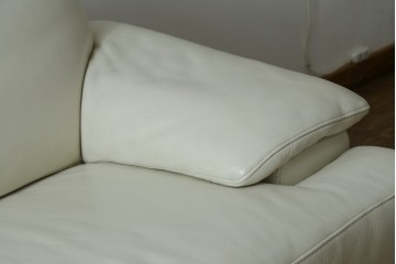 中古　美品　大塚家具取り扱い　L/S 01(エルエス01)コンフォート　ゆったりくつろげる贅沢本革(レザー)の二人掛けソファ　定価推定43万円　(R-083237)