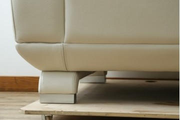 中古　美品　大塚家具取り扱い　L/S 01(エルエス01)コンフォート　ゆったりくつろげる贅沢本革(レザー)の二人掛けソファ　定価推定43万円　(R-083237)