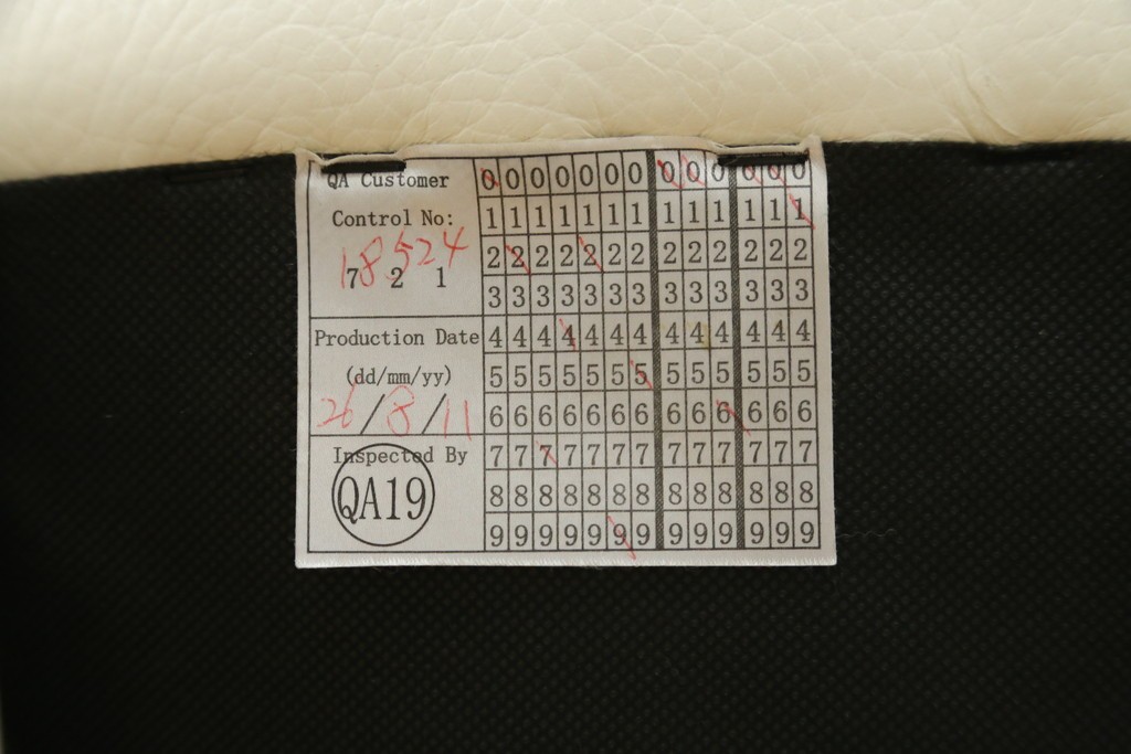中古　美品　大塚家具取り扱い　L/S 01(エルエス01)コンフォート　ゆったりくつろげる贅沢本革(レザー)の二人掛けソファ　定価推定43万円　(R-083237)