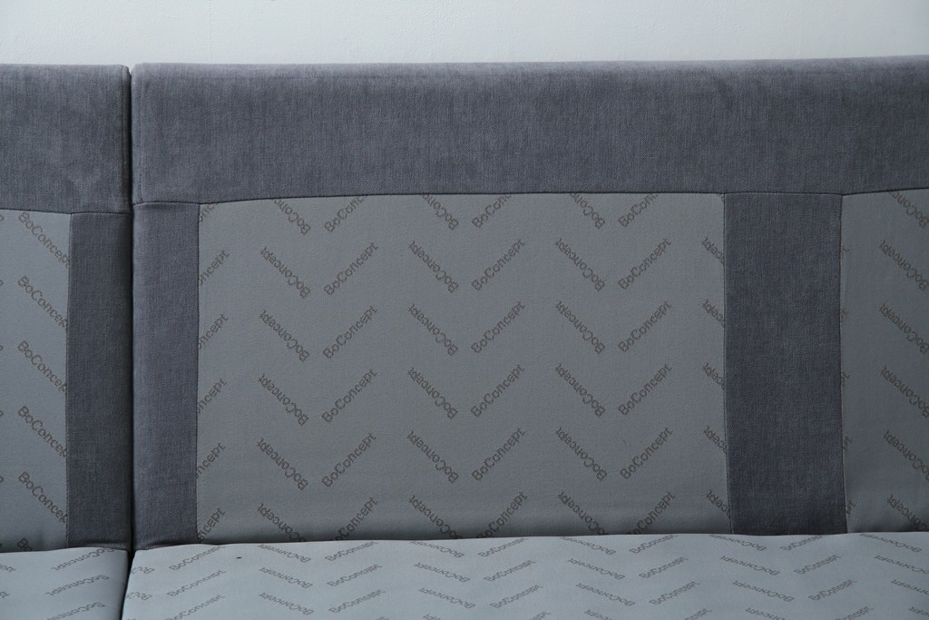 中古　美品　BoConcept(ボーコンセプト)　ゆったりとした座り心地が楽しめる落ち着いた色味のL字型ソファ　定価推定約40万円　(R-083238)