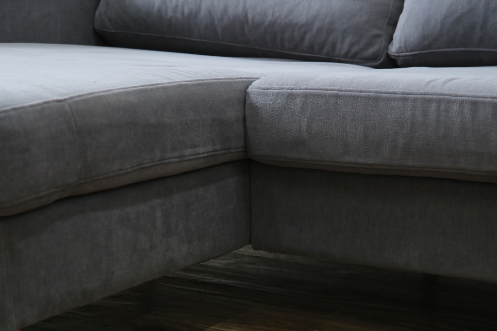 中古　美品　BoConcept(ボーコンセプト)　ゆったりとした座り心地が楽しめる落ち着いた色味のL字型ソファ　定価推定約40万円　(R-083238)