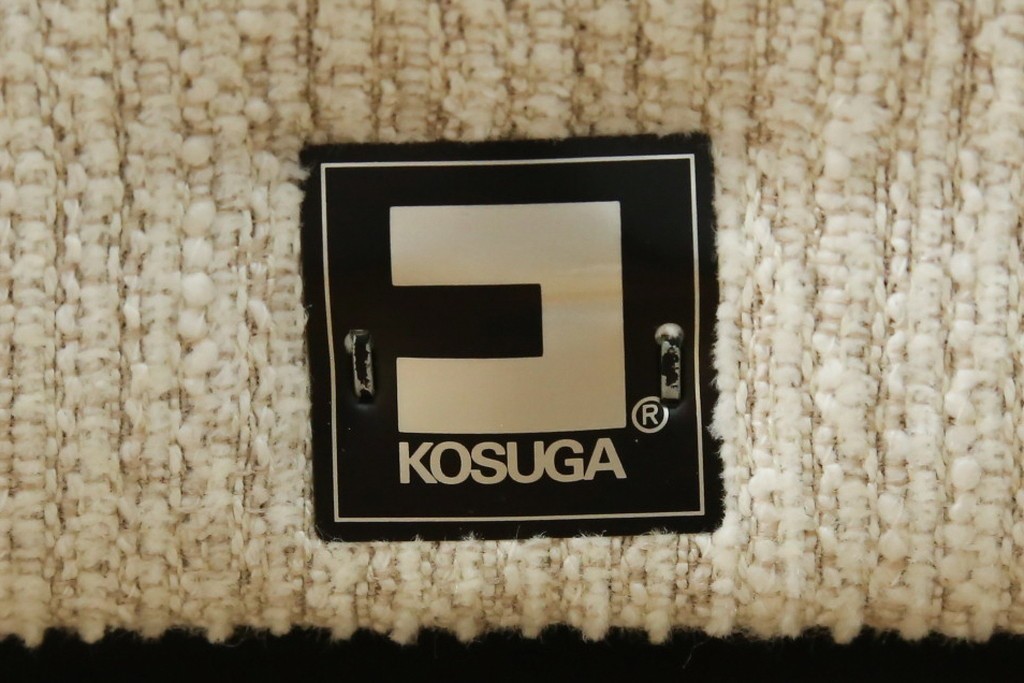中古　希少な廃番品!!　KOSUGA(コスガ)　高級ライン　フェザークッション　美しい曲線が映える編み込みアームの2人掛けソファ　定価約25万円　(R-083239)