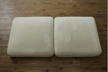 中古　希少な廃番品!!　KOSUGA(コスガ)　高級ライン　フェザークッション　美しい曲線が映える編み込みアームの2人掛けソファ　定価約25万円　(R-083239)
