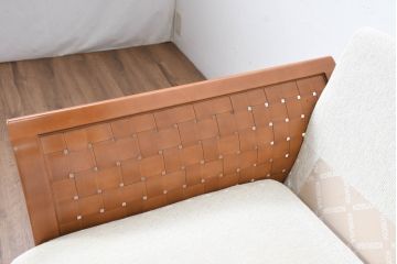 中古　希少な廃番品!!　KOSUGA(コスガ)　高級ライン　フェザークッション　美しい曲線が映える編み込みアームの2人掛けソファ(2P、ラウンジソファ、アームソファ)(定価約25万円)(R-083239)