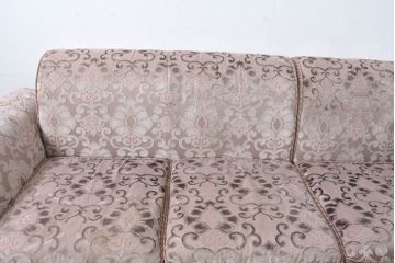 中古　美品　イタリア高級家具直輸入店　エクセレンテ取り扱い　繊細な模様が施された生地と裾にあしらわれたフリンジが空間に上品な雰囲気を添えるイタリア製3人掛けソファ(トリプルソファ、三人掛け、3P)(定価約53万円)(R-083240)