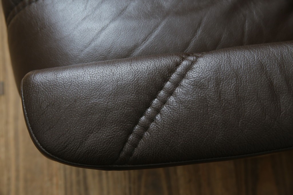 中古　美品　ノルウェー製　EKORNES(エコーネス)　コンサルシリーズ　クラシック　本革製　オットマン付きストレスレスチェア　(R-083241)