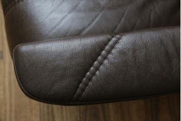 中古　美品　ノルウェー製　EKORNES(エコーネス)　コンサルシリーズ　クラシック　本革製　オットマン付きストレスレスチェア　(R-083241)