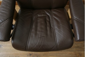中古　美品　ノルウェー製　EKORNES(エコーネス)　コンサルシリーズ　クラシック　本革製　オットマン付きストレスレスチェア　(R-083241)