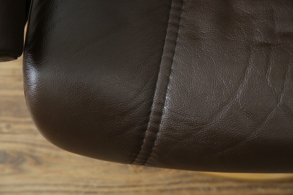 中古　美品　ノルウェー製　EKORNES(エコーネス)　コンサルシリーズ　クラシック　本革製　オットマン付きストレスレスチェア　(R-083241)