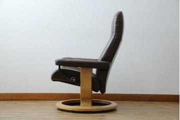 中古　美品　ノルウェー製　EKORNES(エコーネス)　コンサルシリーズ　クラシック　本革製　オットマン付きストレスレスチェア　(R-083241)