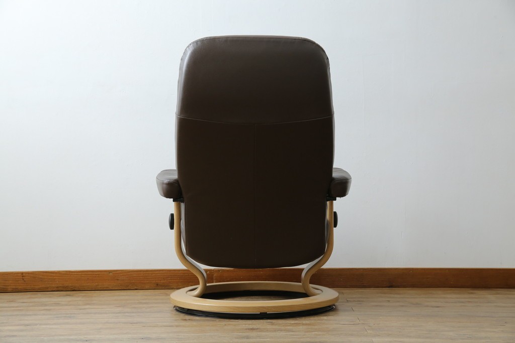中古　美品　ノルウェー製　EKORNES(エコーネス)　コンサルシリーズ　クラシック　本革製　オットマン付きストレスレスチェア　(R-083241)