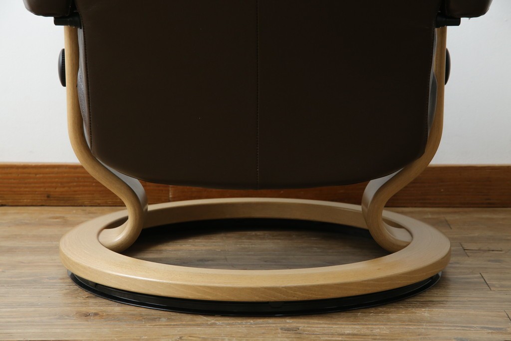 中古　美品　ノルウェー製　EKORNES(エコーネス)　コンサルシリーズ　クラシック　本革製　オットマン付きストレスレスチェア　(R-083241)