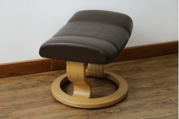 中古　美品　ノルウェー製　EKORNES(エコーネス)　コンサルシリーズ　クラシック　本革製　オットマン付きストレスレスチェア　(R-083241)