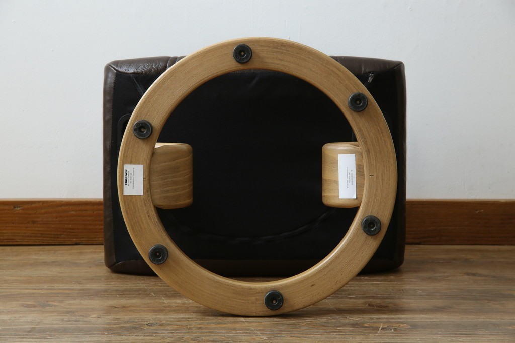 中古　美品　ノルウェー製　EKORNES(エコーネス)　コンサルシリーズ　クラシック　本革製　オットマン付きストレスレスチェア　(R-083241)