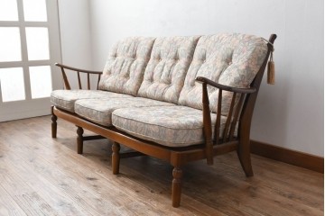 中古　カリモク家具(karimoku)　COLONIAL(コロニアル)シリーズ　クラシカルな佇まいが魅力的な3人掛けソファ　(R-083242)