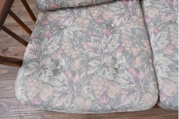 中古　カリモク家具(karimoku)　COLONIAL(コロニアル)シリーズ　クラシカルな佇まいが魅力的な3人掛けソファ　(R-083242)