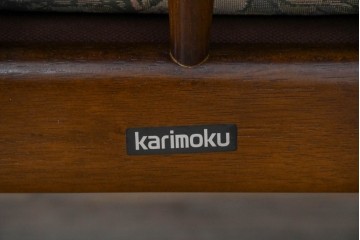 中古　カリモク家具(karimoku)　COLONIAL(コロニアル)シリーズ　クラシカルな佇まいが魅力的な3人掛けソファ　(R-083242)
