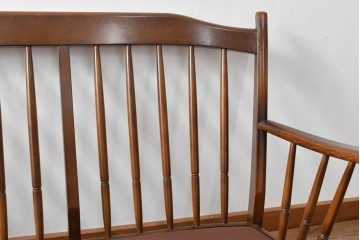 中古　カリモク家具(karimoku)　COLONIAL(コロニアル)シリーズ　クラシカルな佇まいが魅力的な3人掛けソファ　(R-083242)