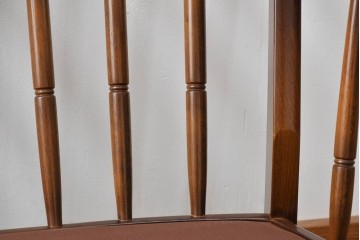 中古　カリモク家具(karimoku)　COLONIAL(コロニアル)シリーズ　クラシカルな佇まいが魅力的な3人掛けソファ　(R-083242)