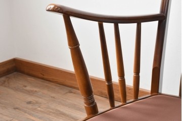 中古　カリモク家具(karimoku)　COLONIAL(コロニアル)シリーズ　クラシカルな佇まいが魅力的な3人掛けソファ　(R-083242)