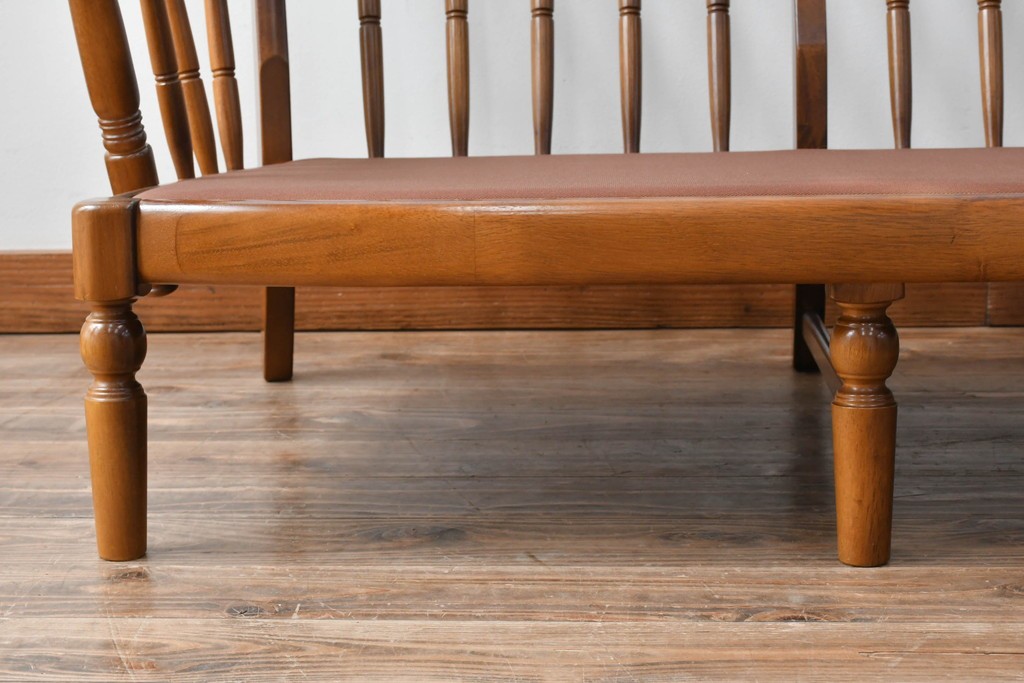 中古　カリモク家具(karimoku)　COLONIAL(コロニアル)シリーズ　クラシカルな佇まいが魅力的な3人掛けソファ　(R-083242)