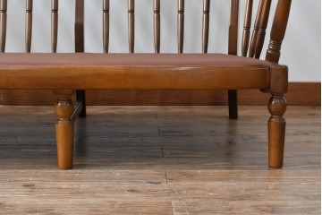 中古　カリモク家具(karimoku)　COLONIAL(コロニアル)シリーズ　クラシカルな佇まいが魅力的な3人掛けソファ　(R-083242)