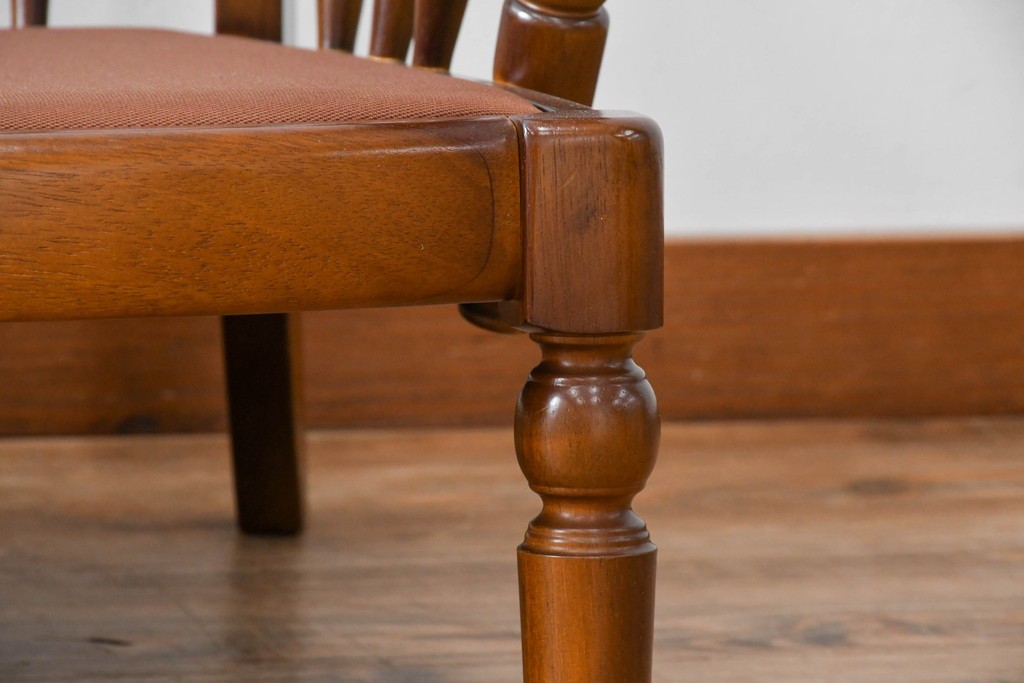 中古　カリモク家具(karimoku)　COLONIAL(コロニアル)シリーズ　クラシカルな佇まいが魅力的な3人掛けソファ　(R-083242)