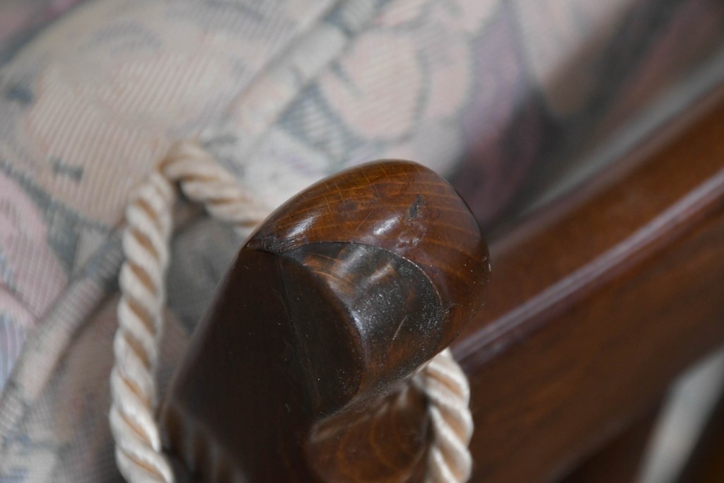 中古　カリモク家具(karimoku)　COLONIAL(コロニアル)シリーズ　クラシカルな佇まいが魅力的な3人掛けソファ　(R-083242)