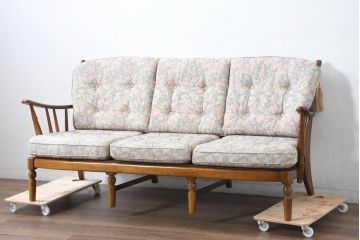 中古　カリモク家具(karimoku)　COLONIAL(コロニアル)シリーズ　クラシカルな佇まいが魅力的な3人掛けソファ(花柄、三人掛け、3Pソファ、トリプルソファ)(R-083242)