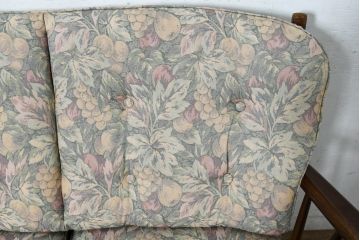 中古　カリモク家具(karimoku)　COLONIAL(コロニアル)シリーズ　クラシカルな佇まいが魅力的な3人掛けソファ(花柄、三人掛け、3Pソファ、トリプルソファ)(R-083242)