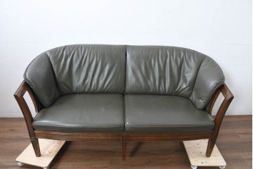 中古　美品!!　maruni(マルニ木工)　地中海ロイヤルシリーズ(ROYAL)　シャルル　本革　クラシカルな雰囲気を持ち洗練されたデザインが魅力のラブシート(レザー、2人掛け、二人掛け、2Pソファ、モスグリーン)(定価約78万円)(R-083243)