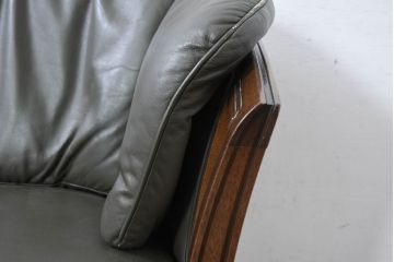 中古　美品!!　maruni(マルニ木工)　地中海ロイヤルシリーズ(ROYAL)　シャルル　本革　クラシカルな雰囲気を持ち洗練されたデザインが魅力のラブシート(レザー、2人掛け、二人掛け、2Pソファ、モスグリーン)(定価約78万円)(R-083243)
