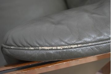 中古　美品!!　maruni(マルニ木工)　地中海ロイヤルシリーズ(ROYAL)　シャルル　本革　クラシカルな雰囲気を持ち洗練されたデザインが魅力のラブシート(レザー、2人掛け、二人掛け、2Pソファ、モスグリーン)(定価約78万円)(R-083243)