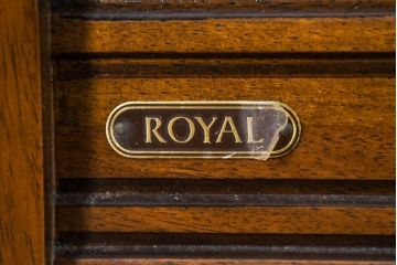 中古　美品!!　maruni(マルニ木工)　地中海ロイヤルシリーズ(ROYAL)　シャルル　本革　クラシカルな雰囲気を持ち洗練されたデザインが魅力のラブシート(レザー、2人掛け、二人掛け、2Pソファ、モスグリーン)(定価約78万円)(R-083243)